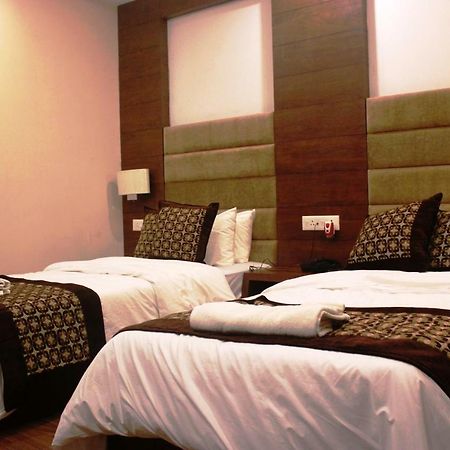 Hotel Simla Siliguri Esterno foto