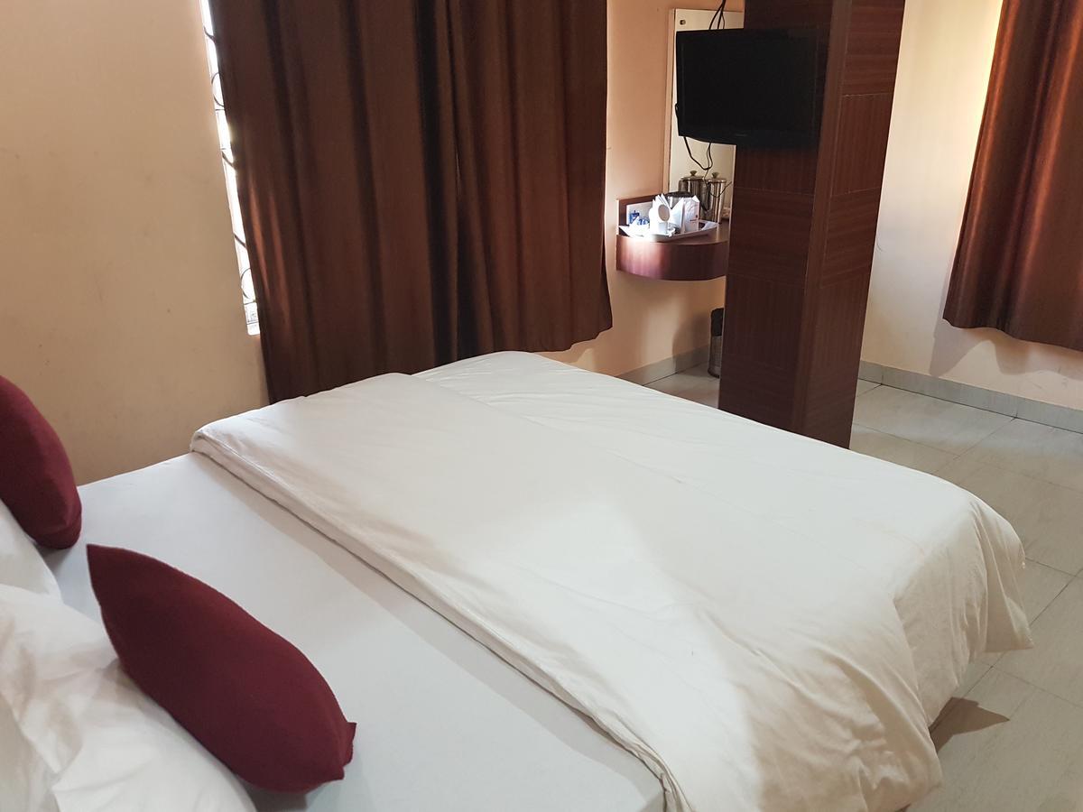 Hotel Simla Siliguri Esterno foto