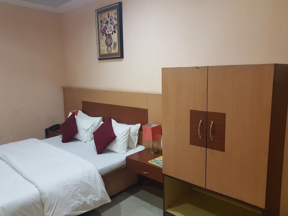 Hotel Simla Siliguri Esterno foto
