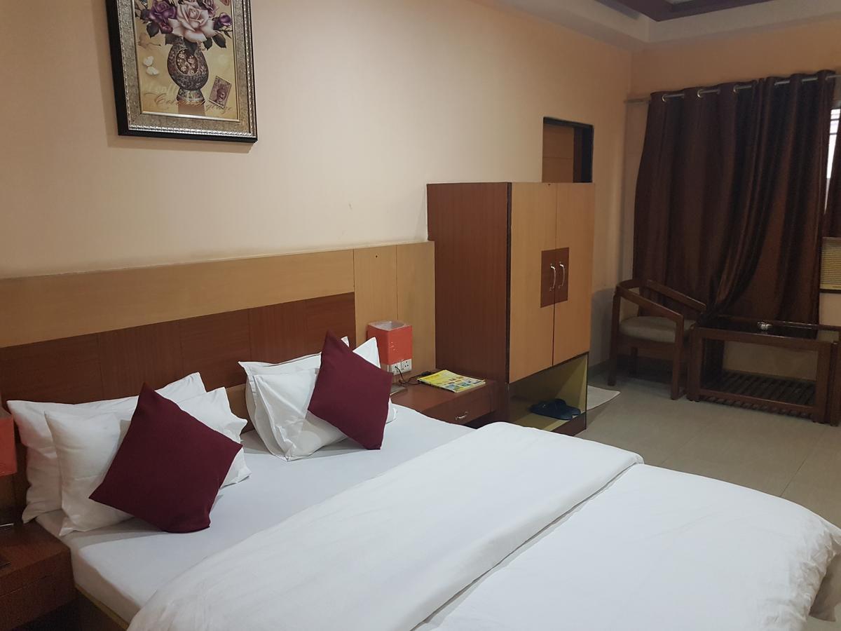 Hotel Simla Siliguri Esterno foto