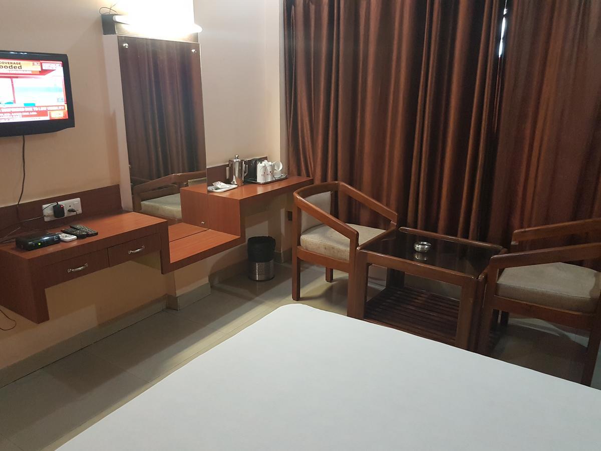 Hotel Simla Siliguri Esterno foto