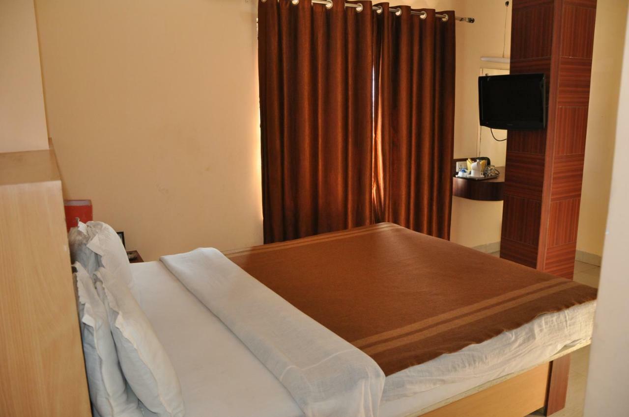 Hotel Simla Siliguri Esterno foto